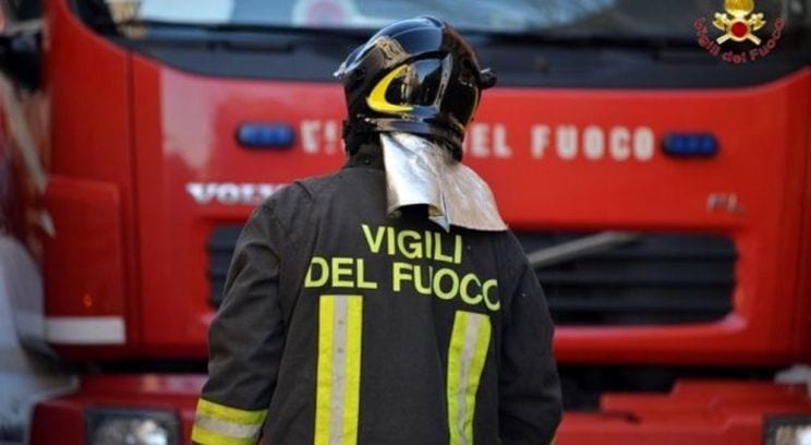 Immagine di copertina di: Cercano di salvare una famiglia, morti due vigili del fuoco: il cordoglio della Federdistat VV.F Cisal